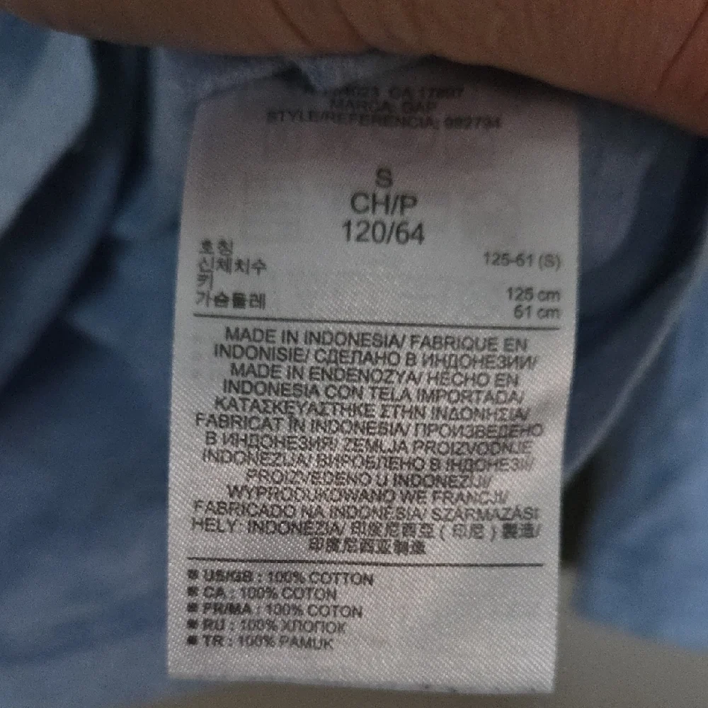 5/$20 GAP Blue Long Sleeve Size S - Picture 3 of 3
